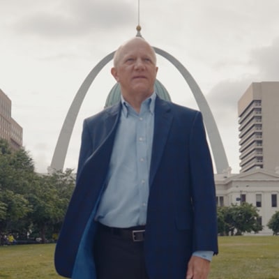 Attorney Jim Onder in Downtown St. Louis in front of the courthouse